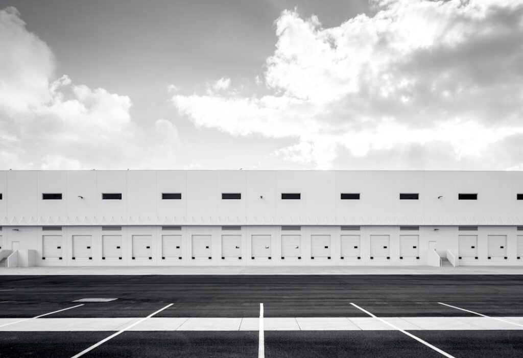 Hala pralni wodnej z budynkiem biurowym 4500 m2